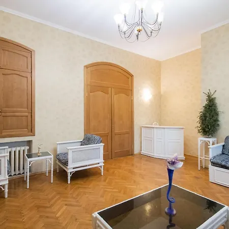 Апартаменти 4-Кімнатні Біля М. Палац Спорту Kyiv Exterior photo