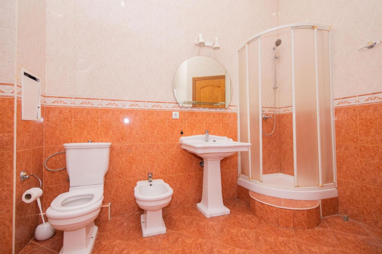 Apartment 4-кімнатні біля м. палац спорту Kyiv